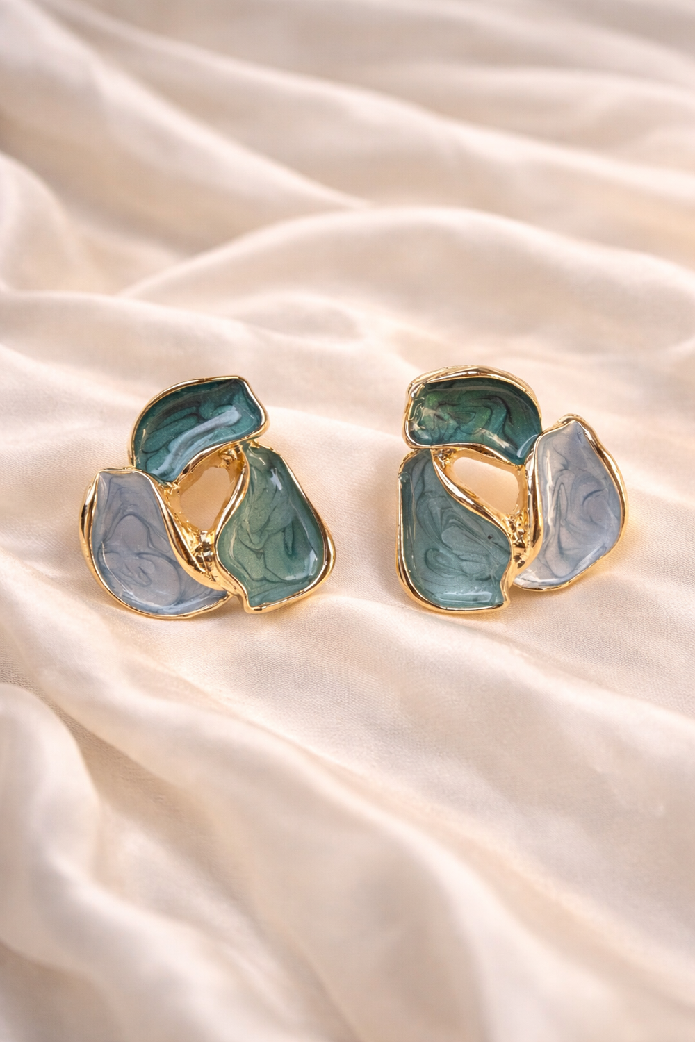 Auraspin Triple Shade Enamel Earings- Dark