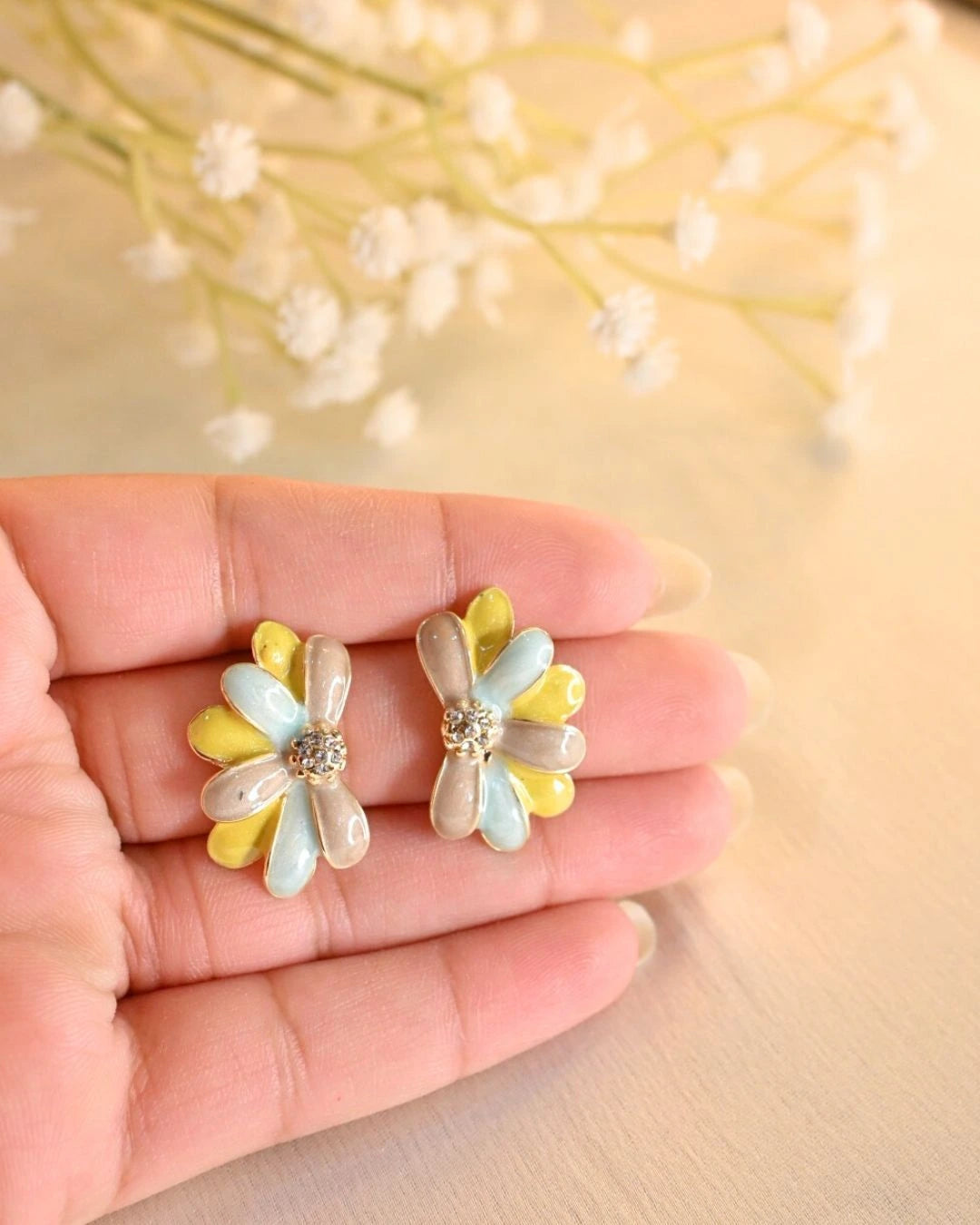 Blossom Arc Earings- Yellow Blue